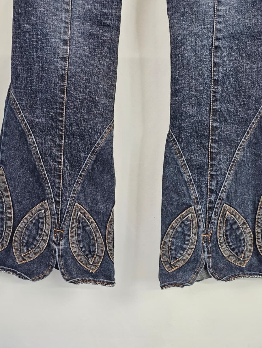 Rare VTG Y2K bebe Low Rise Patchwork Flared Jeans, Sz 26 - Picture 6 of 11